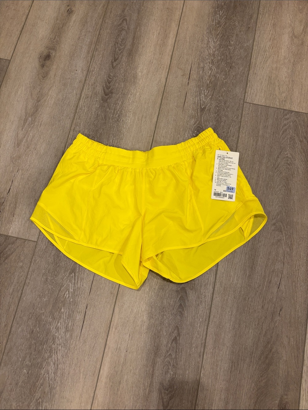 NWT LULU HOTTY HOT SHORTS
